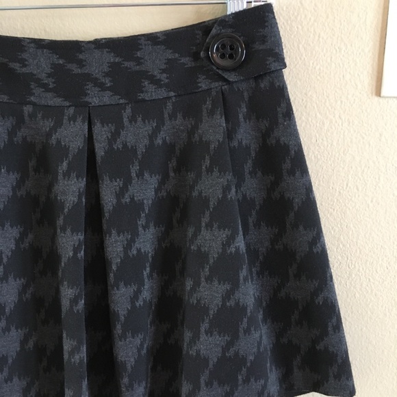 CLEARANCE!💋FINAL PRICE🎉EXPRESS houndstooth skirt - Picture 4 of 8